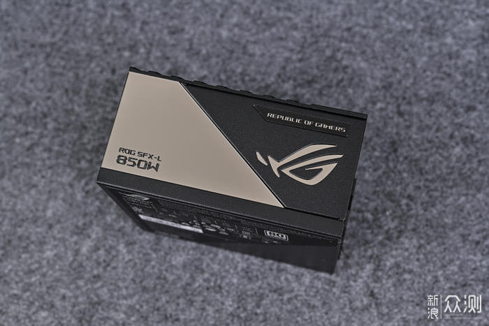 蓝戟A770+ROG Z690G+AP201侧透装机及桌搭展示_新浪众测