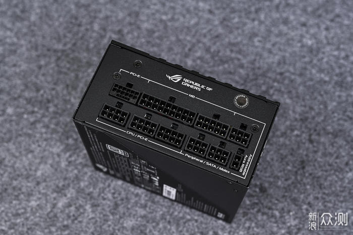 蓝戟A770+ROG Z690G+AP201侧透装机及桌搭展示_新浪众测