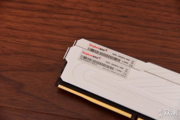 可超高频，可降延迟！金百达DDR5内存ZEN4超频_新浪众测