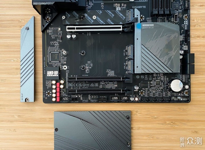 首发，装机技嘉B760 MASTER DDR4_新浪众测