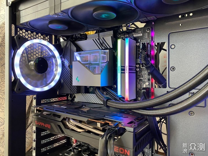首发，装机技嘉B760 MASTER DDR4_新浪众测