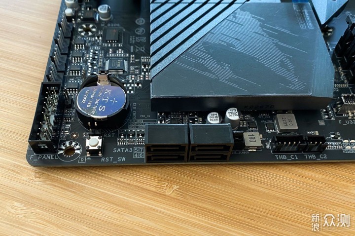 首发，装机技嘉B760 MASTER DDR4_新浪众测