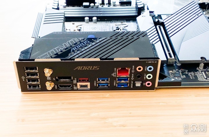 首发，装机技嘉B760 MASTER DDR4_新浪众测