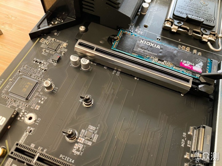 首发，装机技嘉B760 MASTER DDR4_新浪众测