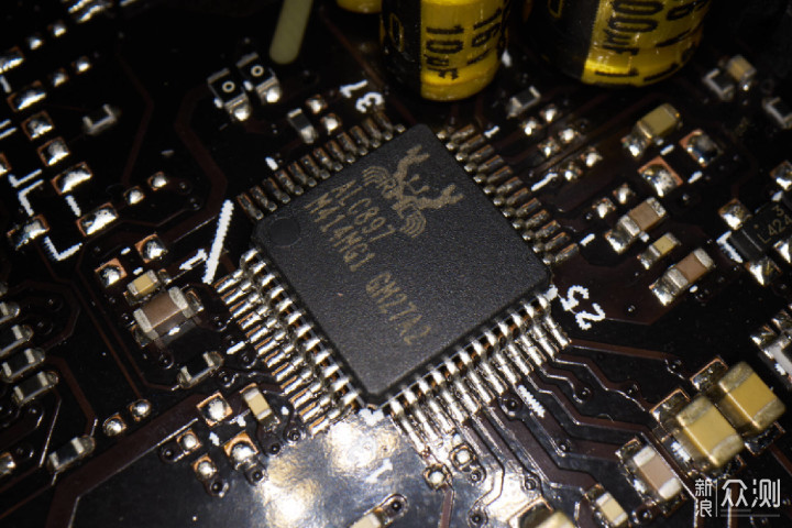 B760芯片组首发，圣旗B760M-PRO GAMINGD4开箱_新浪众测