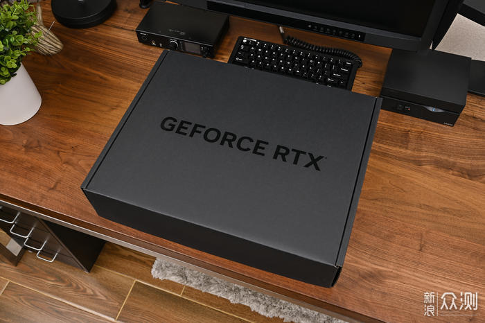 影驰GeForce RTX 4070Ti 12GB 星曜OC开箱评测_新浪众测