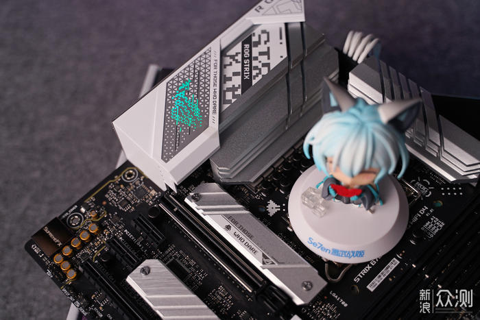 华硕 ROG STRIX B760-G GAMING D4 小吹雪开箱_新浪众测