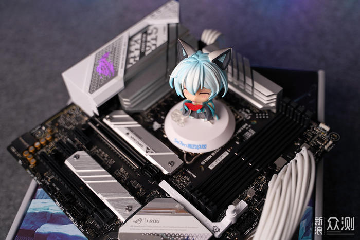 华硕 ROG STRIX B760-G GAMING D4 小吹雪开箱_新浪众测