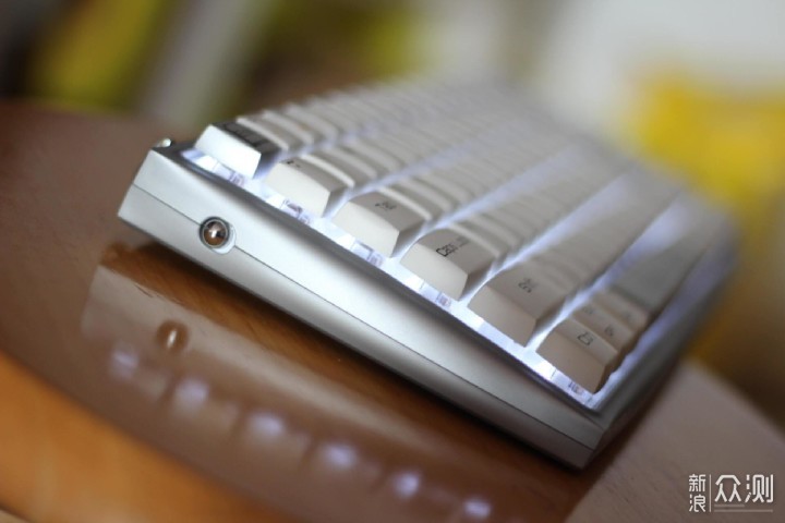 新年换装备，杜伽新系列Hi Keys无线机械键盘_新浪众测