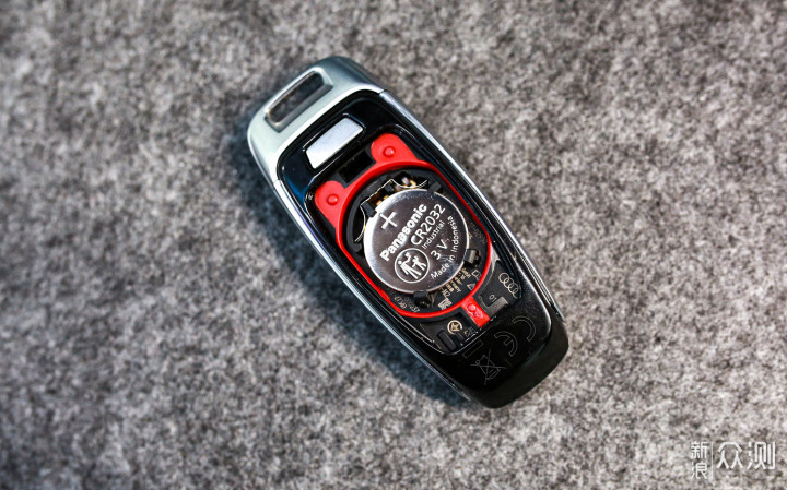 车钥匙换电池很容易，附中外五款纽扣电池评测_新浪众测