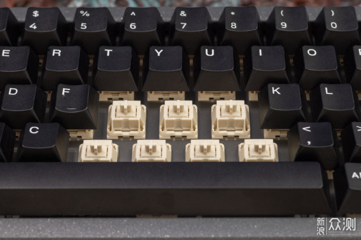 最像客制化的量产键盘，黑爵轻氪AC067渣渣灰_新浪众测