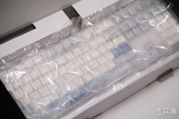 杜伽K610w白光版机械键盘：雾蓝下的阵阵回声_新浪众测