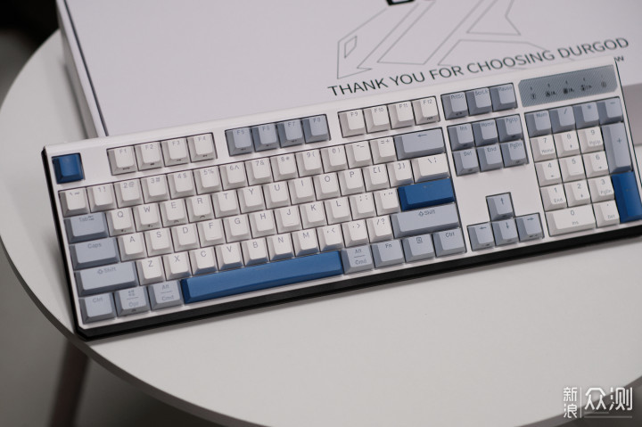 杜伽K610w白光版机械键盘：雾蓝下的阵阵回声_新浪众测