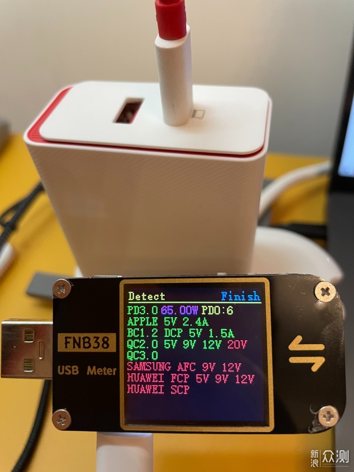 30分钟充满，100W双口超级闪充充电器使用体验_新浪众测