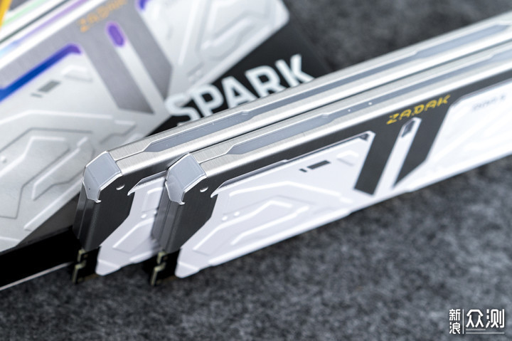 ZADAK SPARK RGB DDR5 内存 评测_新浪众测