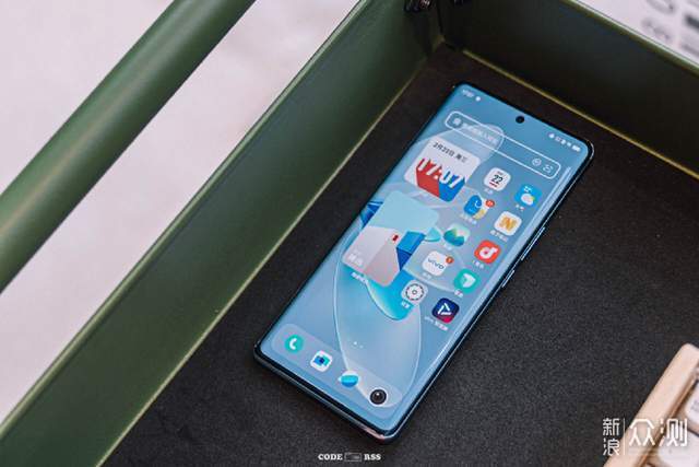 vivo S16 春日悠蓝配色图赏，善变的蓝色_新浪众测