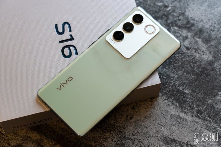 vivo S16的两颗后置副摄实力如何？今天来试试_新浪众测