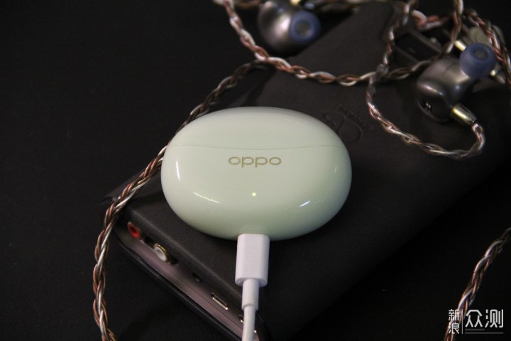 采用竹纤维振膜单元的OPPO Enco Free3耳机_新浪众测