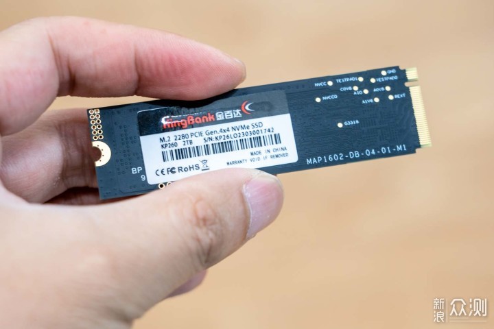 闪存颗粒再跌白菜价，金百达2TB SSD入手评测_新浪众测