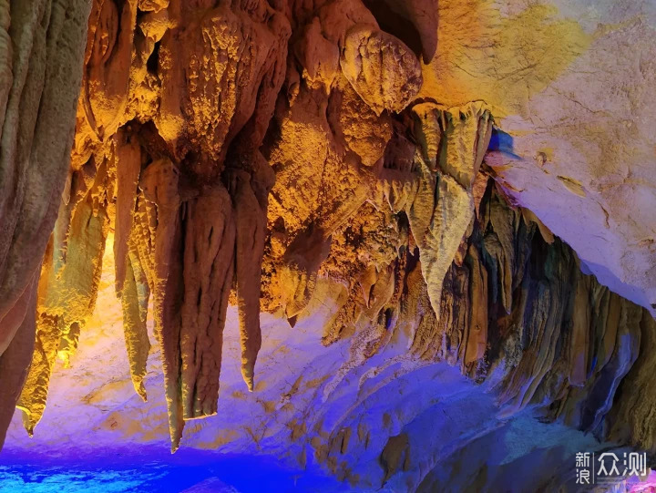 带你走进云南喀斯特地貌的多彩溶洞_新浪众测