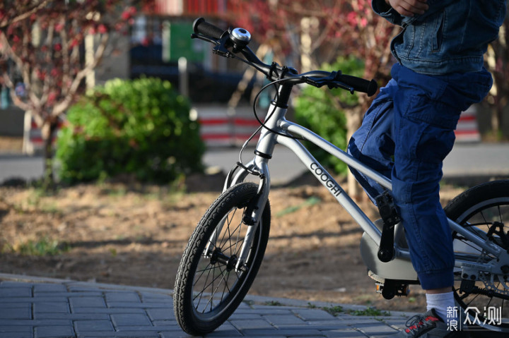 童车怎么选？安全排第一：酷骑F3碟刹童车测评_新浪众测