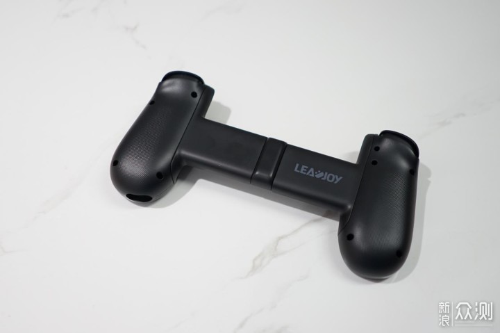 苹果手机变豪华3DS掌机，LeadJoy-M1B游戏手柄_新浪众测