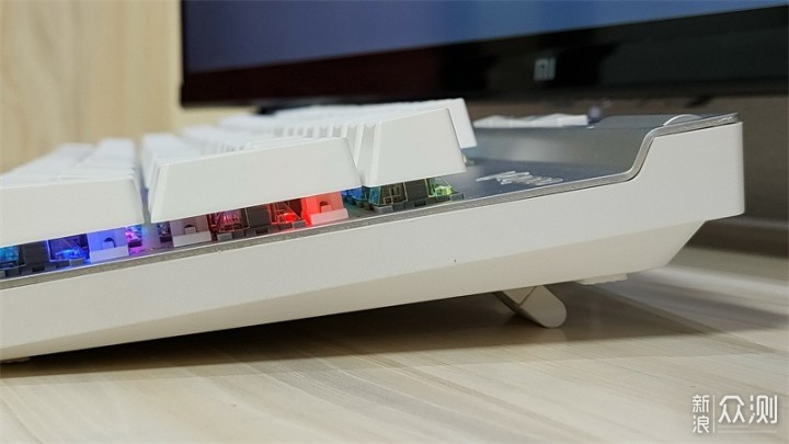 全尺寸、可编程、热插拔 - 雷柏V700 DIY键盘_新浪众测