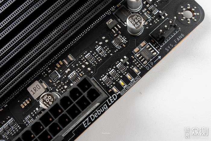 微星 MPG Z790 EDGE WIFI DDR5 刀锋主板开箱