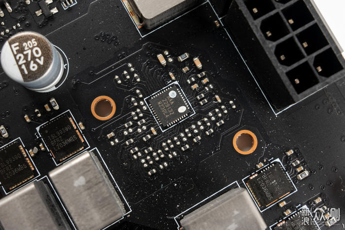 微星 MPG Z790 EDGE WIFI DDR5 刀锋主板开箱