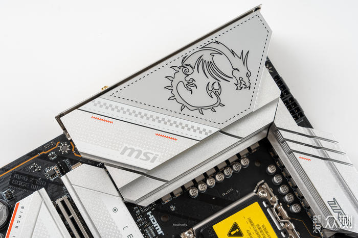 微星 MPG Z790 EDGE WIFI DDR5 刀锋主板开箱