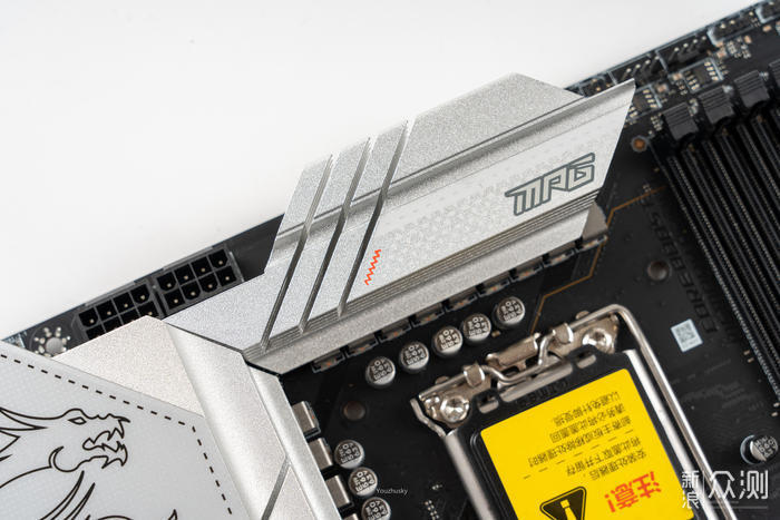 微星 MPG Z790 EDGE WIFI DDR5 刀锋主板开箱