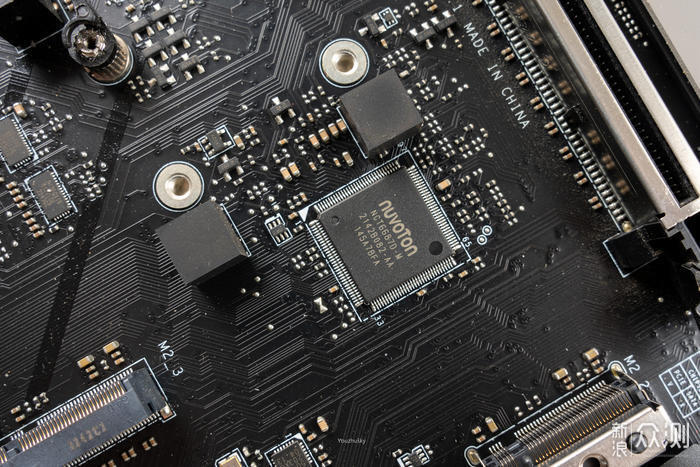 微星 MPG Z790 EDGE WIFI DDR5 刀锋主板开箱