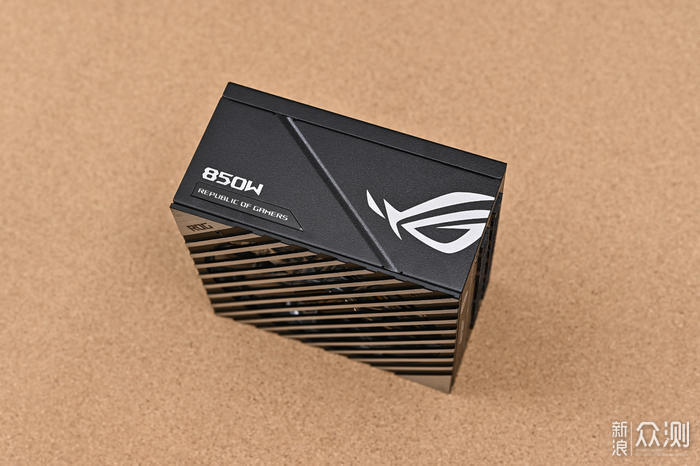 ROG X670E-GENE+机械大师 C+MAX 装机展示_新浪众测