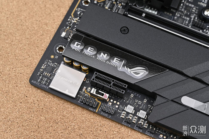 ROG X670E-GENE+机械大师 C+MAX 装机展示_新浪众测