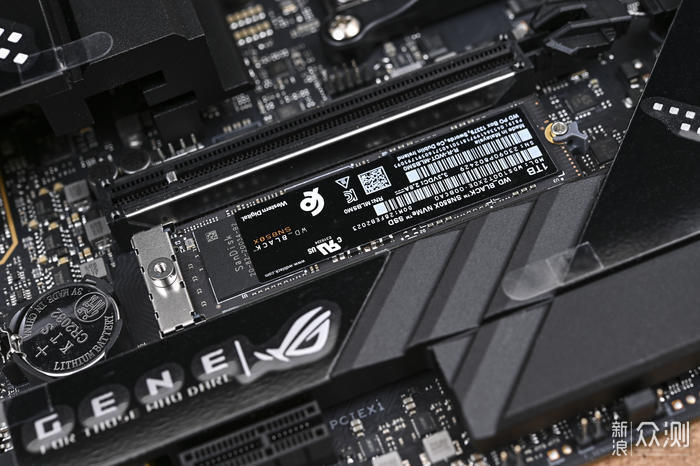 ROG X670E-GENE+机械大师 C+MAX 装机展示_新浪众测