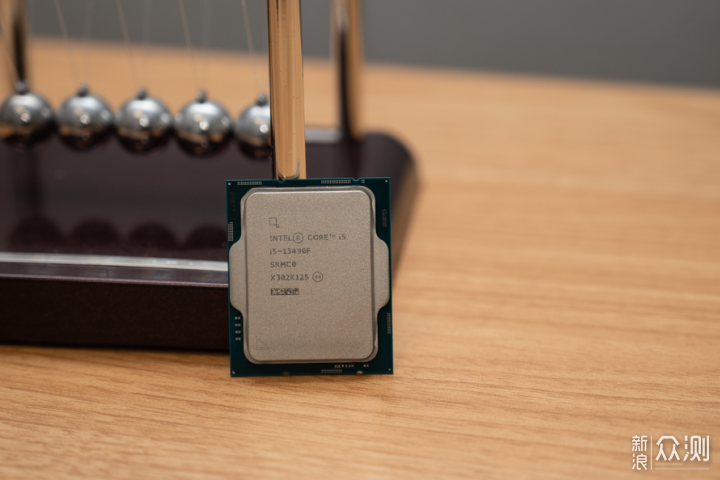 AMD锐龙5 7600对Intel酷睿i5-13490F孰强孰弱_新浪众测