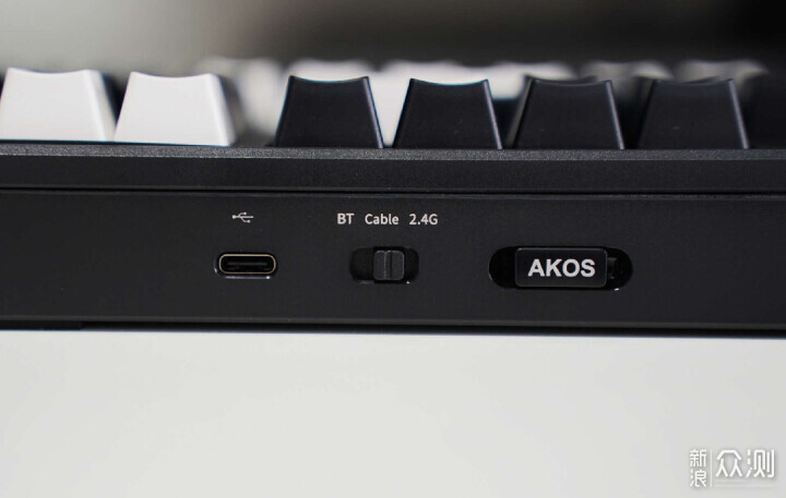 定制轴体RGB真香—阿考斯BC98三模键盘实测     _新浪众测