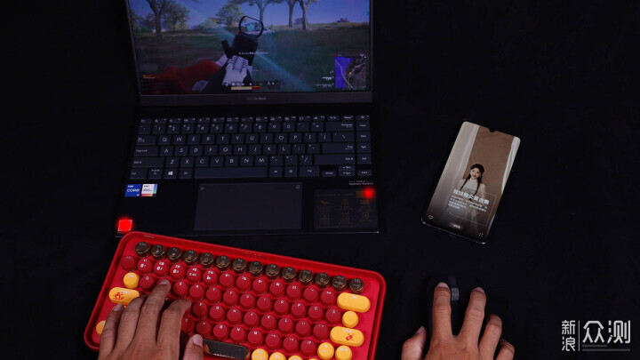 节日就送女友高颜值多模键盘，游戏办公很合适_新浪众测