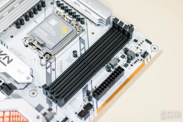 18相供电轻松超频，七彩虹CVN Z790D5主板评测_新浪众测