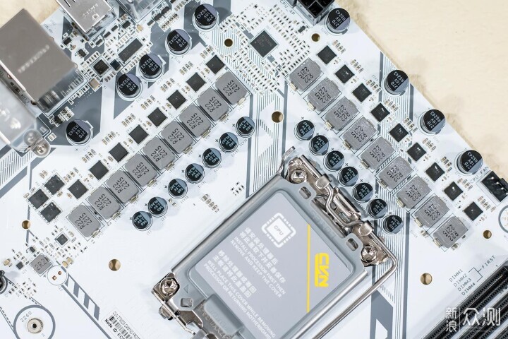18相供电轻松超频，七彩虹CVN Z790D5主板评测_新浪众测