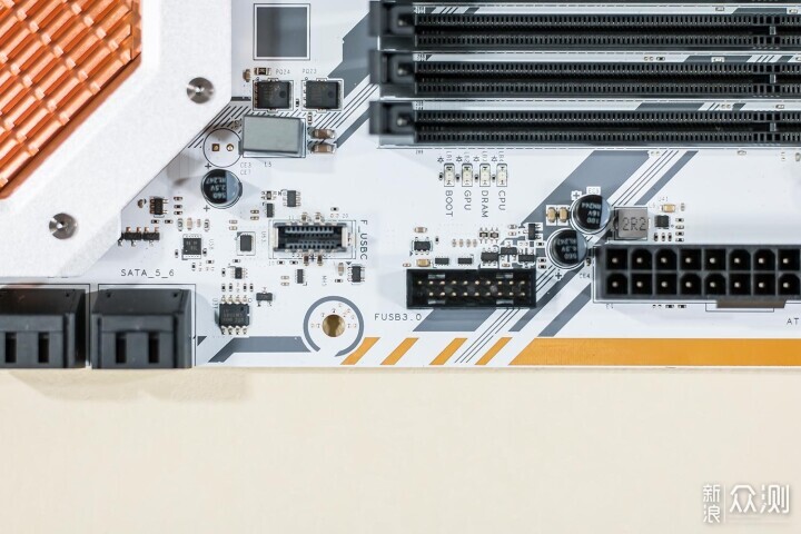 18相供电轻松超频，七彩虹CVN Z790D5主板评测_新浪众测