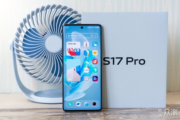 vivo S17 Pro上手：当前手机圈中精致美的代表_新浪众测