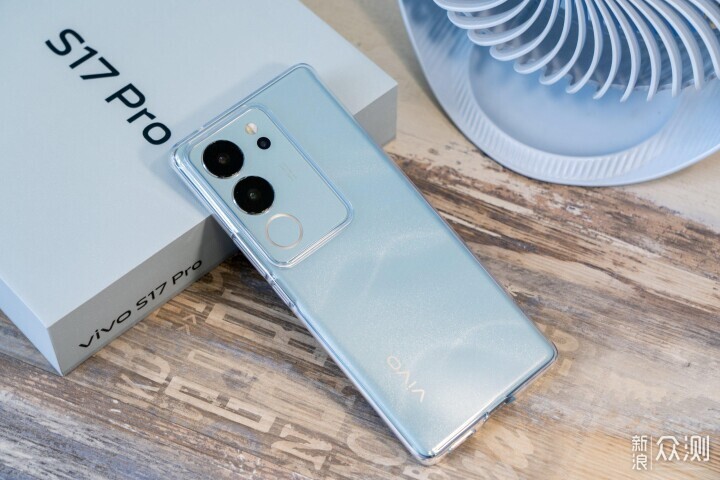 vivo S17 Pro上手：当前手机圈中精致美的代表_新浪众测