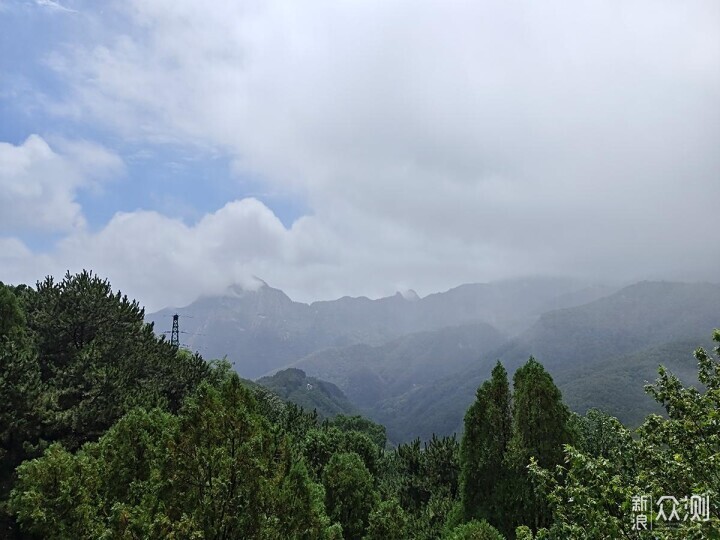 出游随拍：雨中登泰山用手机摄影记录的美景_新浪众测