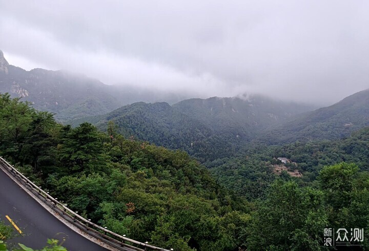 出游随拍：雨中登泰山用手机摄影记录的美景_新浪众测