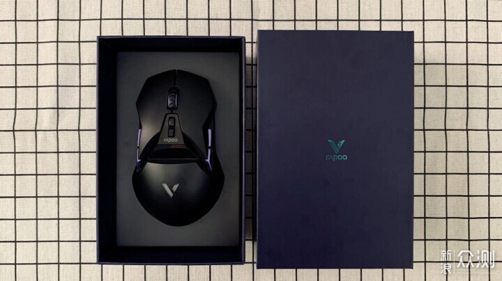 4K屏显，无线超跑 雷柏VT950PRO游戏鼠标