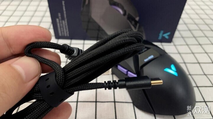 4K屏显，无线超跑 雷柏VT950PRO游戏鼠标