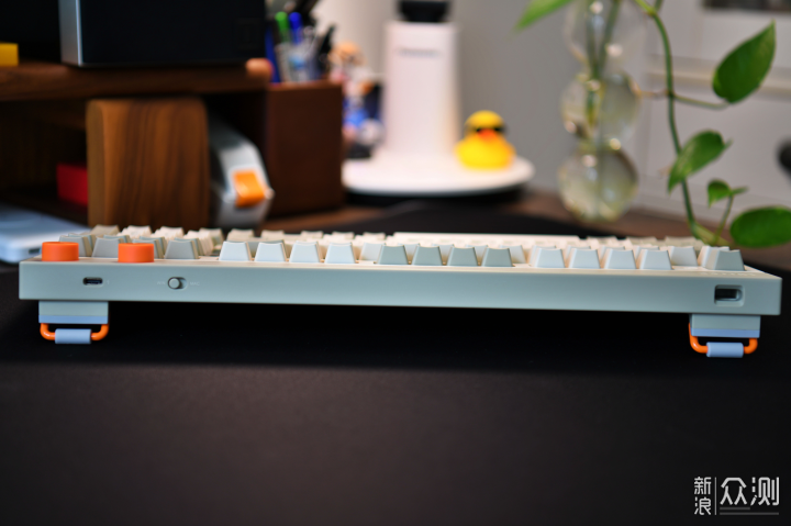 打造书房2㎡：Lofree洛斐小方98三模机械键盘