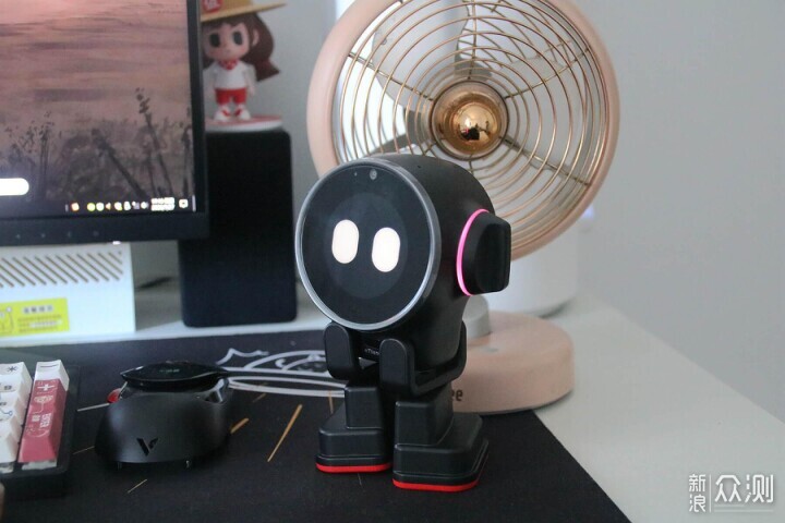 让你的办公室变身未来科技展览馆！