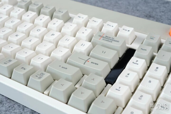 复古洛斐小方98三模机械键盘，带你回到80年代